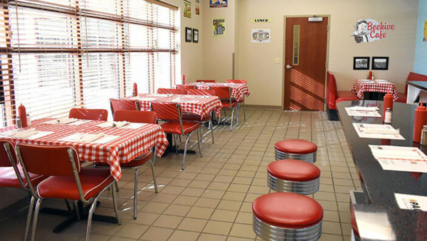 Pace-Enterprises-Beehive-Cafe-Box-Lunch-600